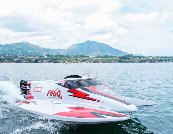 Speed Boat Danau Toba | Jelajahi Keindahan Dengan Cepat