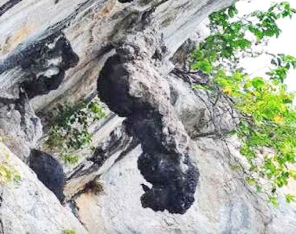 Batu Gantung