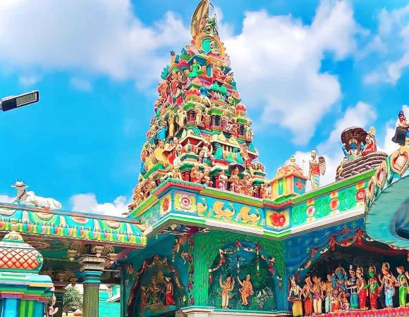 Kuil Shri Mariamman | Tempat Ibadah Umat Hindu Ikonik di Medan