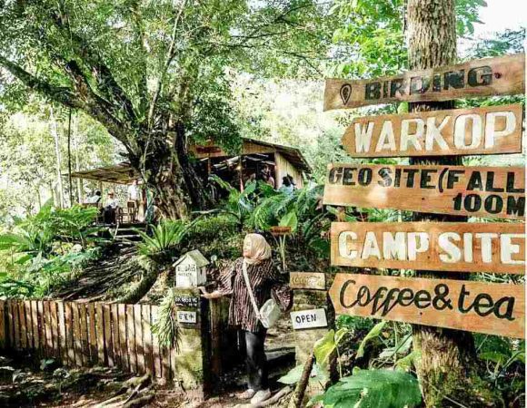 Taman Eden 100 | Wisata Alam & Edukasi di Jantung Toba