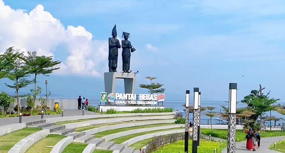 Pantai Bebas Parapat