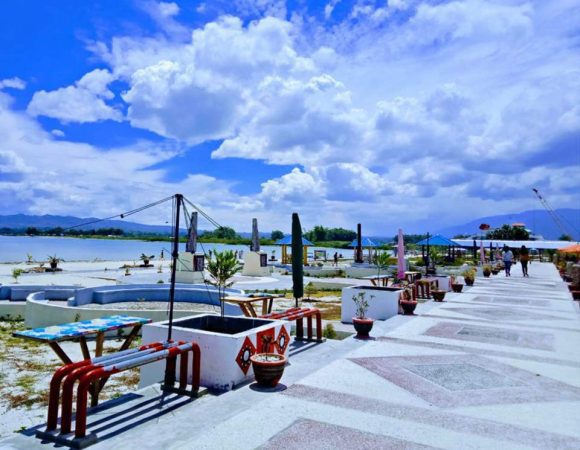 Pantai Pasir Putih Parparean | Pesona Maladewa di Porsea