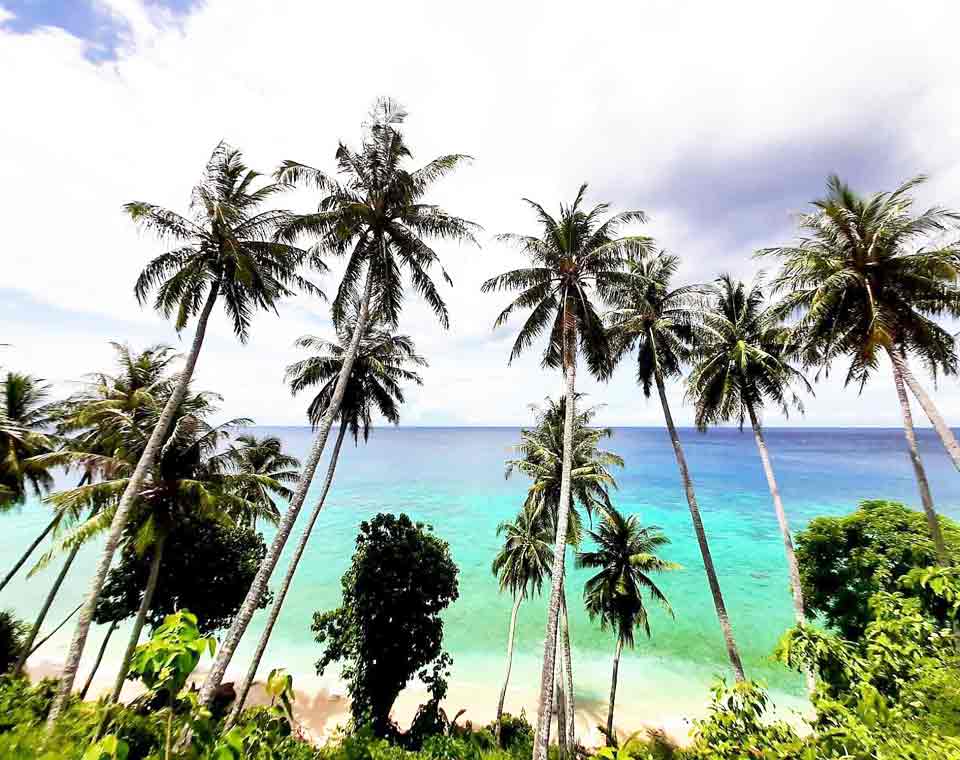 Pantai Sumur Tiga
