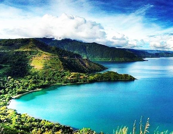 Bukit Pahoda | Hamparan Permadani Hijau di Tepian Toba Balige