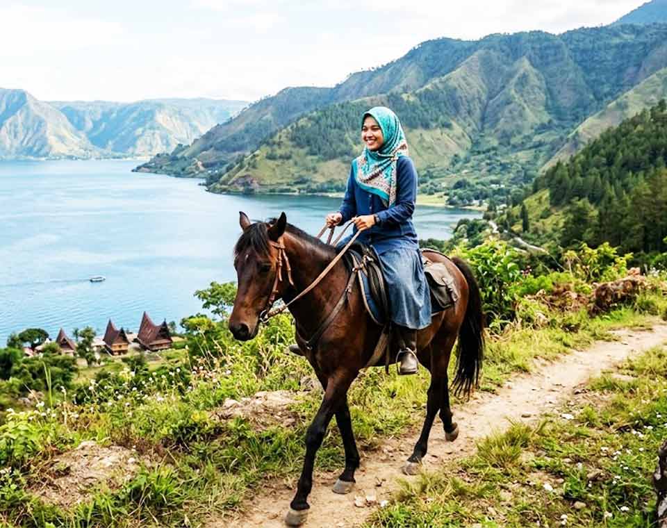 Berkuda di Taman Simalem Resort