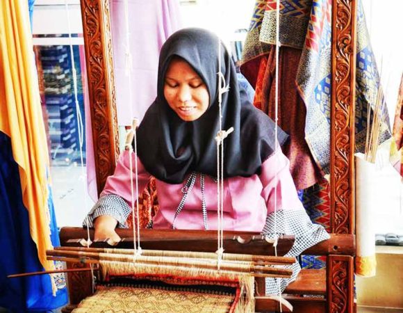 Pandai Sikek | Tenun Songket & Ukiran Kayu Sumatera Barat