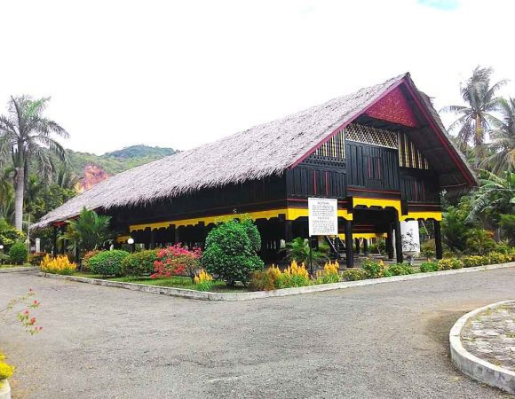 Rumoh Aceh | Simbol Budaya & Filosofi Masyarakat Aceh