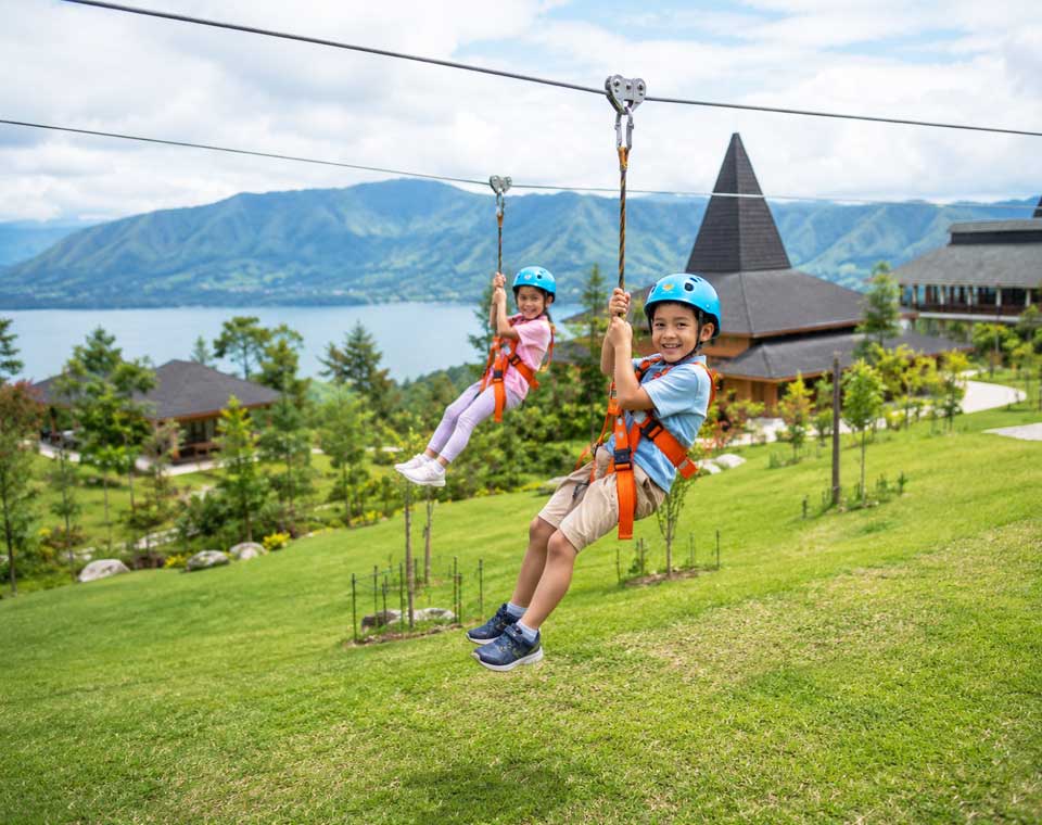 Flying Fox Simalem Resort