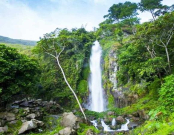 Air Terjun Janji Bakkara, Wisata Alam di Dekat Danau Toba