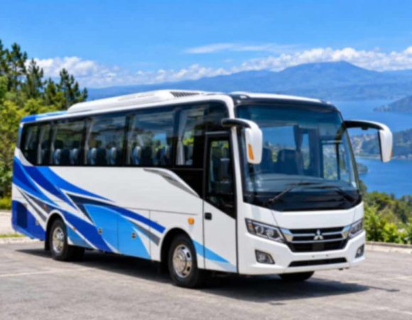 Sewa Bus Medium Medan Bermesin Canter untuk Group Wisata