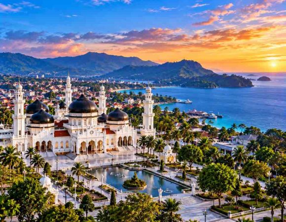 Jelajah Wisata Aceh: Alam, Budaya, Sejarah & Sabang